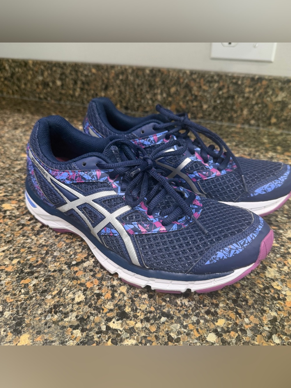 ASICS Women's Navy & Pink Running Shoes size 8.5  gel -excite